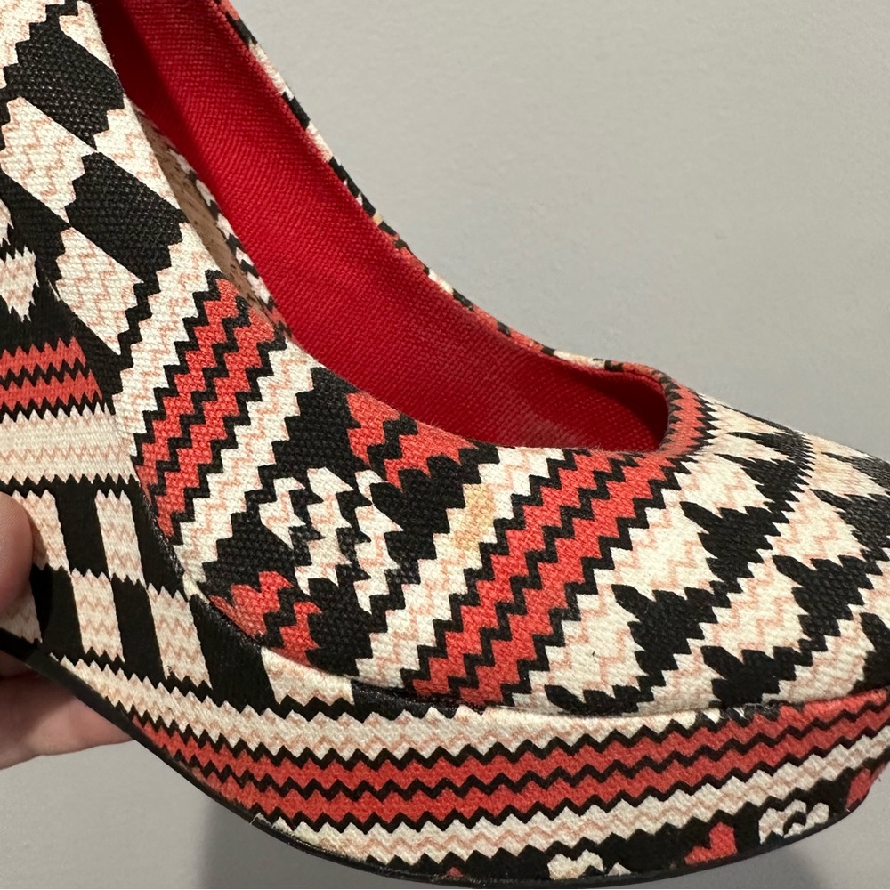 Gianni Bini Aztec Pattern Wedge Platform Shoes Size 6 - Picture 10 of 16